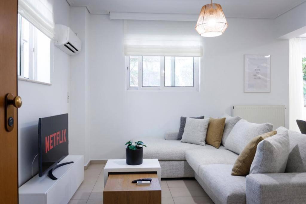 Pame Rentals - Cozy Glyfada Stay With Free Parking Atenas Exterior foto