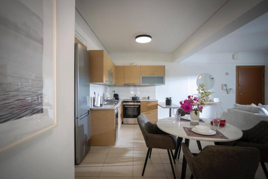 Pame Rentals - Cozy Glyfada Stay With Free Parking Atenas Exterior foto