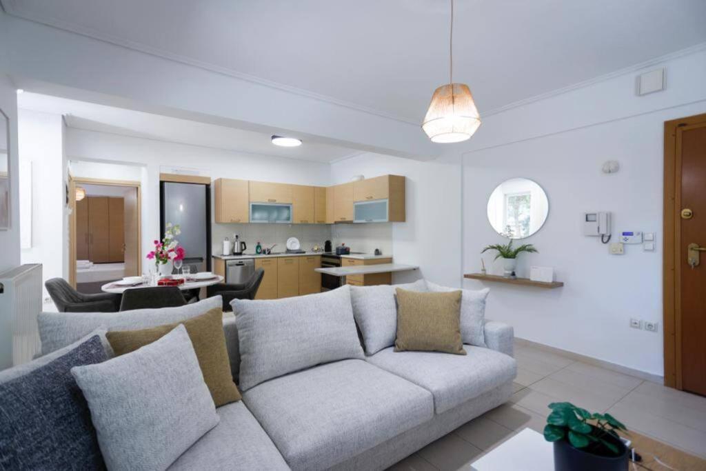 Pame Rentals - Cozy Glyfada Stay With Free Parking Atenas Exterior foto